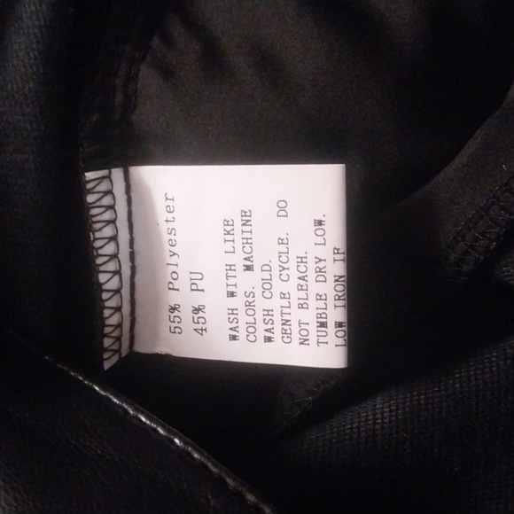 NWT Black Faux Leather Size XL Shorts with Belt - Picture 8 of 9